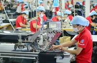 Sản xuất hàng dệt may tại Tổng công ty May 10.