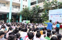 Để nâng cao kỹ năng giao tiếp, ứng xử văn hóa trên mạng xã hội cho học sinh, Trường THCS Điện Biên (TP Hồ Chí Minh) đã thực hiện chuyên đề "Ứng xử văn minh trên mạng xã hội".