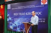 Phó Giáo sư, Tiến sĩ Trần Tuấn Anh, Phó Chủ tịch Viện Hàn lâm Khoa học và Công nghệ Việt Nam, Chủ nhiệm Chương trình phát biểu tại hội thảo.