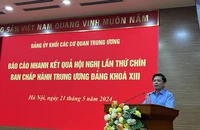 Bí thư Đảng ủy Khối Nguyễn Văn Thể báo cáo nhanh kết quả Hội nghị Trung ương 9, khóa XIII.