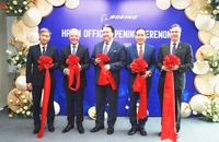 Các đại biểu khánh thành văn phòng thường trực của Boeing tại Hà Nội.