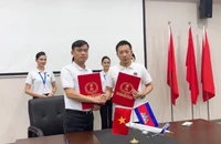Ban lãnh đạo hãng Vietravel Airlines và Ban lãnh đạo hãng Cambodia Airways ký hợp đồng thuê tàu bay mới.