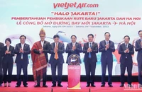 Thủ tướng Chính phủ Phạm Minh Chính và lãnh đạo các bộ ngành dự lễ công bố mở đường bay Hà Nội-Jakarta (Indonesia).