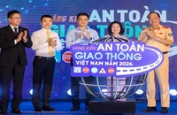 Các đại biểu phát động cuộc thi Sáng kiến an toàn giao thông Việt Nam năm 2024. (Nguồn ảnh: Báo Dân trí)