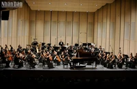  Dàn nhạc giao hưởng quốc gia Nga Russian National Orchestra biểu diễn.