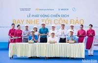 Ủy ban nhân dân huyện Côn Đảo, Vietnam Airlines và Công ty Lagom Việt Nam đã ký kết Biên bản ghi nhớ khẳng định cam kết hợp tác.