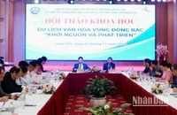 Các đại biểu tham dự Hội thảo "Du lịch văn hóa vùng Đông Bắc-khơi nguồn và phát triển.