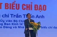 Đồng chí Trần Tuấn Anh, Trưởng Ban Kinh tế Trung ương phát biểu tại diễn đàn.