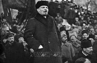 Vladimir Ilyich Lenin - lãnh tụ vĩ đại của giai cấp vô sản toàn thế giới, người sáng lập ra Quốc tế Cộng sản; đồng thời lãnh đạo nhân dân Nga tiến hành Cách mạng Tháng Mười Nga, lập ra Nhà nước công nông đầu tiên trên thế giới do Đảng của giai cấp vô sản lãnh đạo. (Ảnh: Tư liệu TTXVN)