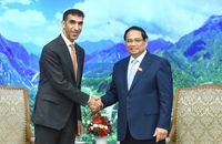 Thủ tướng Phạm Minh Chính và ông Thani bin Ahmed Al Zeyoudi, Quốc vụ khanh phụ trách ngoại thương của Bộ Kinh tế các Tiểu vương quốc Arab thống nhất (UAE). (Ảnh: TRẦN HẢI)