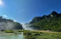 Thác Bản Giốc ở xã Đàm Thủy, huyện Trùng Khánh, được ví như viên ngọc của du lịch Cao Bằng. (Ảnh: Chu Hiệu/TTXVN)