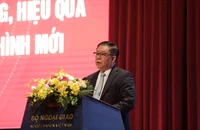 Đồng chí Nguyễn Trọng Nghĩa phát biểu tại Hội nghị. 