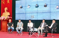 Các chuyên gia thảo luận tại Hội thảo "ChatGPT, trí tuệ nhân tạo - lợi ích và thách thức đối với giáo dục". (Ảnh MAI LINH)