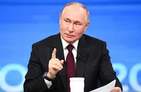 Tổng thống Nga Vladimir Putin trả lời câu hỏi trong cuộc họp báo. (Ảnh: KREMLIN:RU)