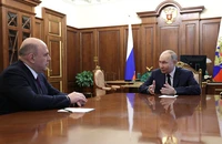 Tổng thống Putin gặp quyền Thủ tướng Nga Mikhail Mishustin trước khi ký sắc lệnh bổ nhiệm ông làm Thủ tướng. (Ảnh: KREMLIN.RU)