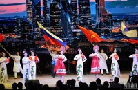 Các nghệ sĩ Việt Nam biểu diễn tại lễ khai mạc Những ngày Văn hóa Việt Nam tại Liên bang Nga.