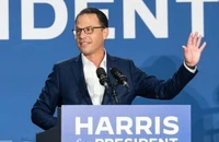 Ông Josh Shapiro, Thống đốc bang Pennsylvania, phát biểu tại cuộc mít-tinh ủng hộ bà Kamala Harris tranh cử Tổng thống Mỹ, ngày 29/7/2024. (Ảnh: Getty Images/TTXVN)