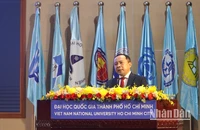 Phó Giáo sư, Tiến sĩ Vũ Hải Quân, Ủy viên Trung ương Đảng, Giám đốc Đại học Quốc gia Thành phố Hồ Chí Minh phát biểu tại hội nghị.