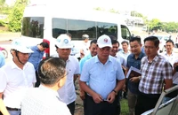 Phó Chủ tịch Ủy ban nhân dân tỉnh Đồng Nai Võ Tấn Đức kiểm tra tiến độ giải phóng mặt bằng dự án hai tuyến giao thông kết nối sân bay Long Thành.
