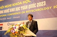 Giáo sư, Tiến sĩ Chu Hoàng Hà, Phó Chủ tịch Viện Hàn lâm Khoa học và Công nghệ Việt Nam, Viện trưởng Viện Công nghệ sinh học phát biểu khai mạc hội nghị.