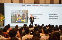 Giáo sư Peck Cho chia sẻ về xây dựng ngôi trường hạnh phúc.