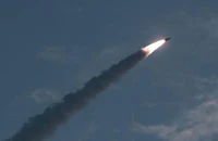 Một vụ phóng thử tên lửa đạn đạo tầm ngắn tại địa điểm bí mật của Triều Tiên. (Ảnh: AFP/TTXVN)