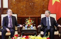Chủ tịch nước Tô Lâm tiếp Đại sứ Liên bang Nga tại Việt Nam Gennady Bezdetko. (Ảnh: TTXVN)