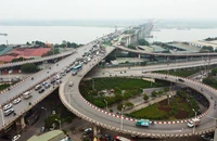 Dự án xây dựng cầu Vĩnh Tuy giai đoạn 2 được đẩy nhanh tiến độ, dự kiến hoàn thành trong tháng 9/2023.