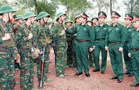 Thượng tướng Nguyễn Tân Cương kiểm tra công tác huấn luyện sẵn sàng chiến đấu tại Sư đoàn 3 (Quân khu 1).