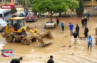 Lào Cai: Nhiều học sinh lỡ hẹn đến trường sau mưa lũ