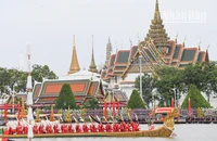 [Ảnh] Ngoạn mục lễ rước thuyền Hoàng gia trên sông Chao Phraya ở Bangkok