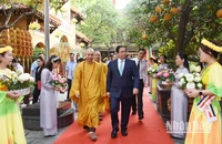 Thủ tướng Phạm Minh Chính tới dự Đại lễ Phật đản tại chùa Quán Sứ, Hà Nội.