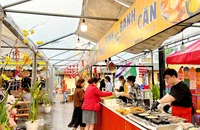 Khách du lịch trải nghiệm tại khu ẩm thực Helio (Đà Nẵng) trong dịp Tết Nguyên đán Quý Mão 2023.