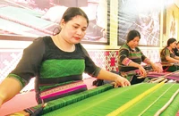 Nghệ nhân người M'Nông ở Đắk Nông góp phần bảo tồn, phát huy nghề dệt thổ cẩm của dân tộc mình.