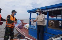 Bộ đội Biên phòng tỉnh Thái Bình kiểm tra, kiểm soát tàu cá hoạt động trên biển.