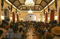 Người biểu tình tập trung bên trong Phủ Tổng thống ở Colombo, Sri Lanka ngày 10/7 vừa qua. (Ảnh: AFP/TTXVN)