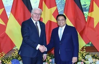 Thủ tướng Phạm Minh Chính đón Tổng thống Cộng hòa Liên bang Đức Frank-Walter Steinmeier.