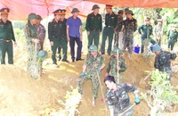 Đội 584 đang tiềm kiếm hài cốt các liệt sĩ tại xã Hải Xuân, huyện Hải Lăng.