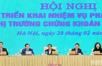 Thủ tướng Phạm Minh Chính dự và chỉ đạo hội nghị.