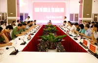 Quang cảnh buổi làm việc của Phó Thủ tướng Trần Lưu Quang với tỉnh Quảng Ninh.
