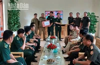 Đoàn công tác Ban Chỉ huy Quân sự và Công an huyện Sopbao chúc mừng Ngày Quốc khánh nước Cộng hòa Xã hội Chủ nghĩa Việt Nam tại Đồn Biên phòng Chiềng Sơn.