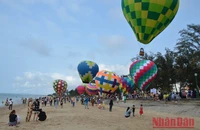 Ngày hội Khinh khí cầu tại bãi biển Đồi Dương, thành phố Phan Thiết, một trong những hoạt động của Năm Du lịch quốc gia 2023 “Bình Thuận-Hội tụ xanh”.