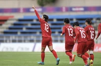 Hải Yến mở tỷ số cho đội tuyển nữ Việt Nam từ ngay phút thứ 5. (Ảnh: Hoàng Linh)