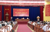 Các đại biểu tham gia kỳ họp.