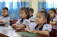 Học sinh lớp 1 Trường tiểu học thị trấn Thủ Thừa, huyện Thủ Thừa, tỉnh Long An. (Ảnh AN NHIÊN) 