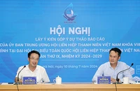 Các đồng chí chủ trì Hội nghị.