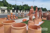 Con đường nghệ thuật gốm đỏ Vĩnh Long gần hình thành tại phường 9, thành phố Vĩnh Long, tỉnh Vĩnh Long. 