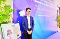Trần Văn Thiên, sinh viên Trường đại học Y Dược Thành phố Hồ Chí Minh đoạt giải nhất thể loại truyện ngắn Giải thưởng Văn học trẻ Đại học Quốc gia Thành phố Hồ Chí Minh lần 2.