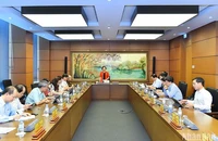 Quang cảnh phiên thảo luận ở tổ Hà Nội chiều 30/5. (Ảnh: THỦY NGUYÊN)