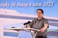 Thủ tướng Phạm Minh Chính phát biểu tại lễ khánh thành dự án cầu Như Nguyệt (giai đoạn 2). (Ảnh: TRẦN HẢI)